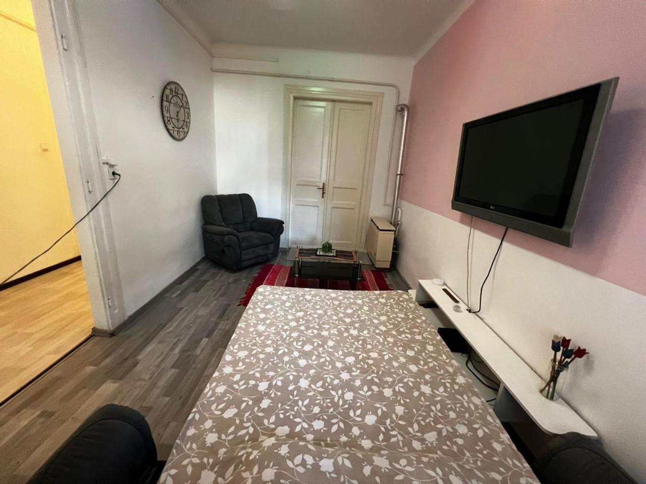 Szeged Apartment Екстер'єр фото